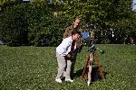 [10h50 : Observation de l'clipse avec un tlescope quip d'un filtre en mylar mtallis.] [1024x683] [137.51 Ko]